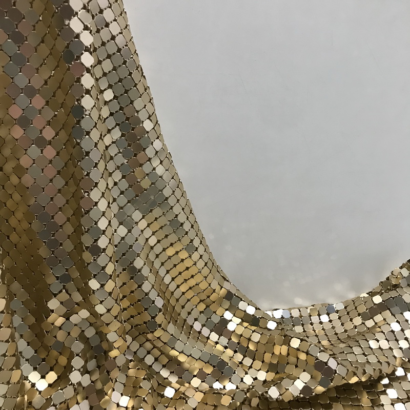 Gold Aluminum Metal Sequin Fab - Crystal Mesh Fabric のレビューと価格