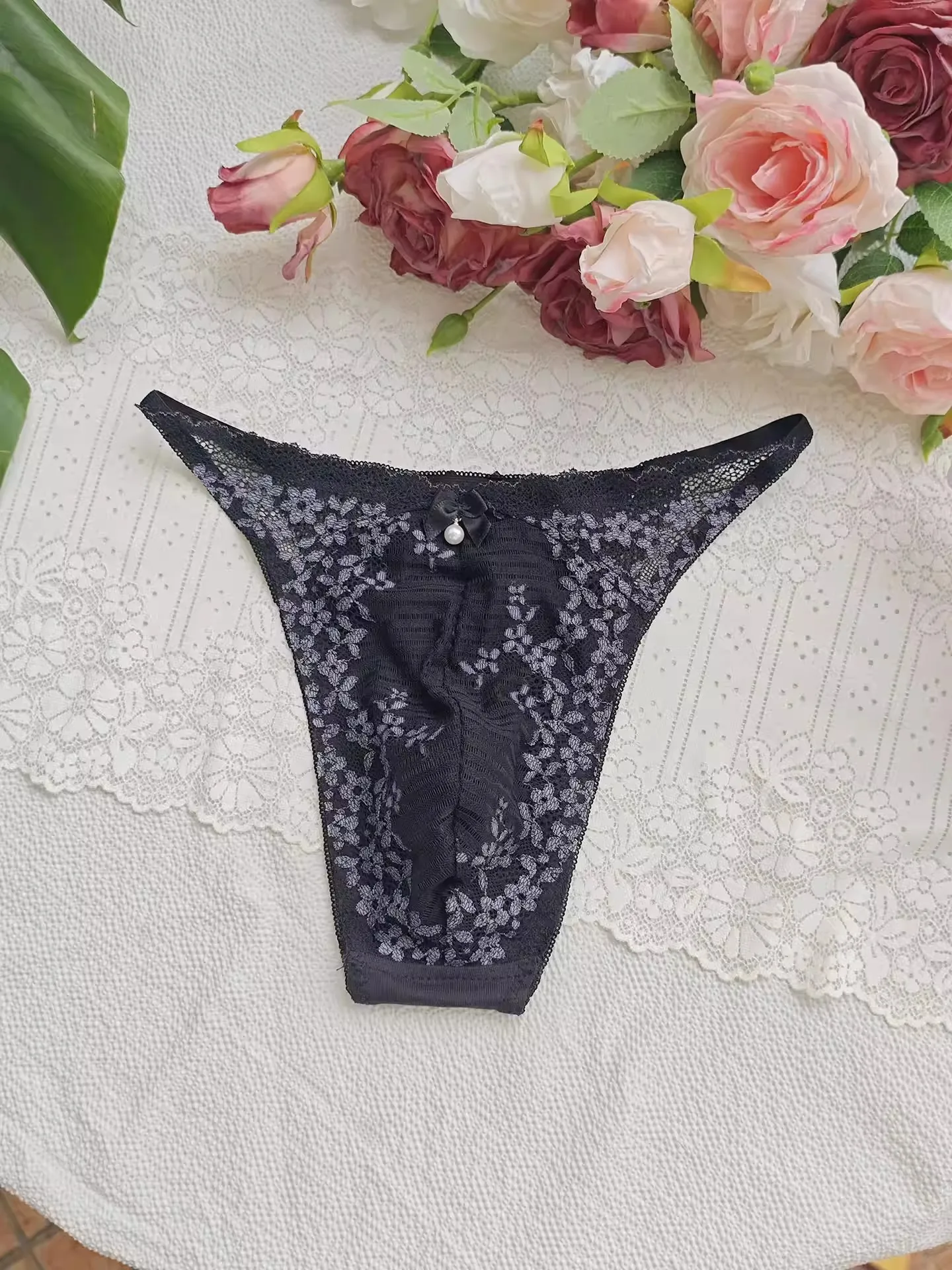 Black Lace Man's T-brief Embro - Embroidery Embellishments のレビューと価格