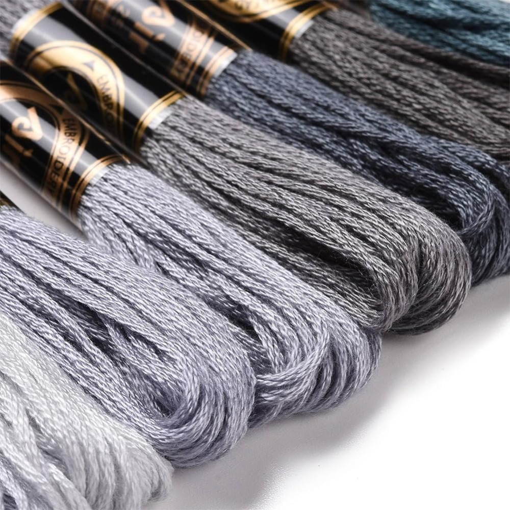 8 Skeins 70 Yards Grey Friends - Embroidery Embellishments のレビューと価格